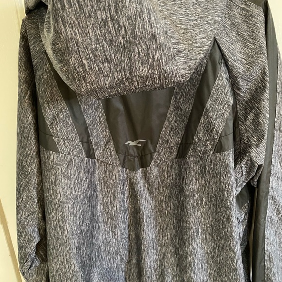 Hollister Women’s Black windbreaker - Picture 3 of 4